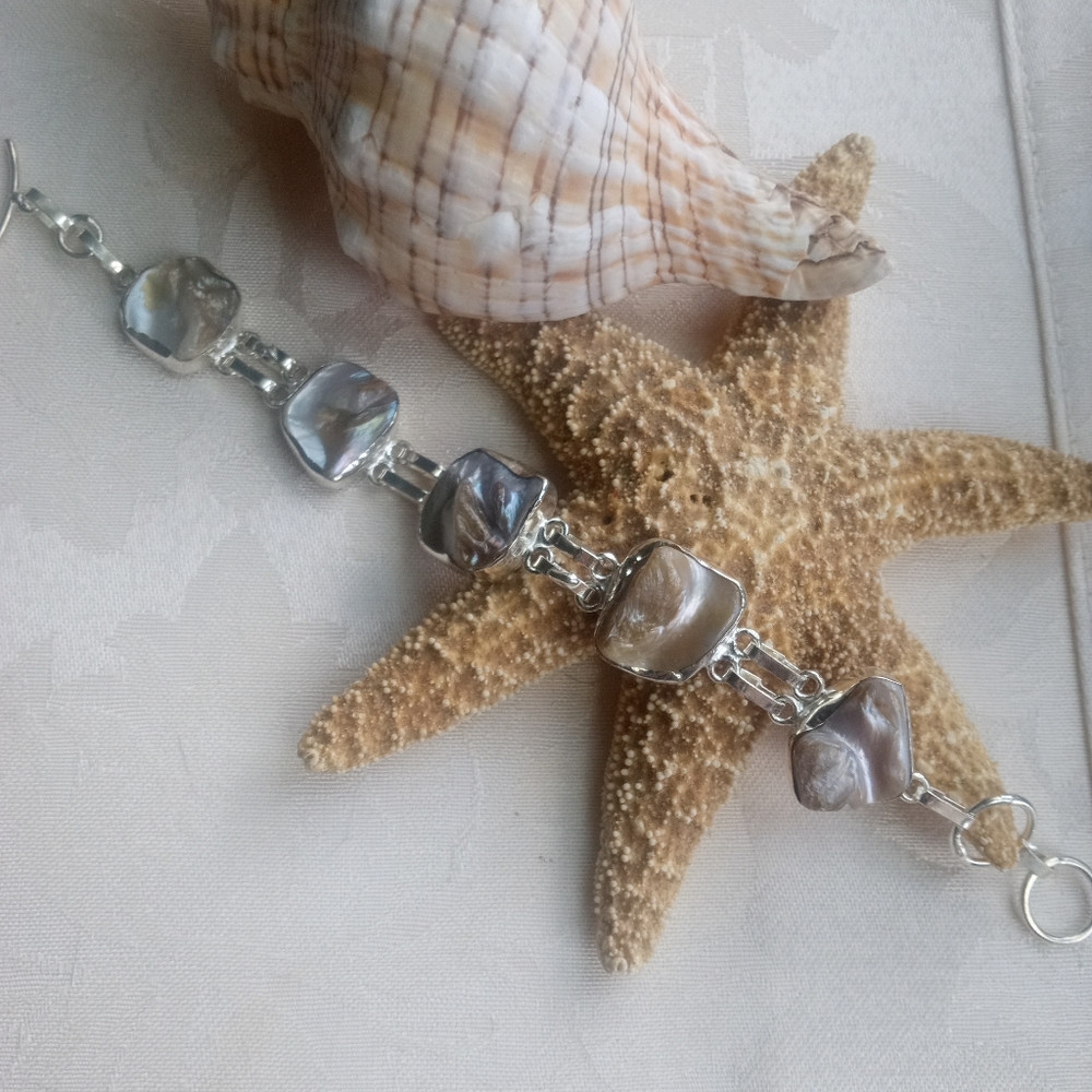 Biwa pearl bracelet